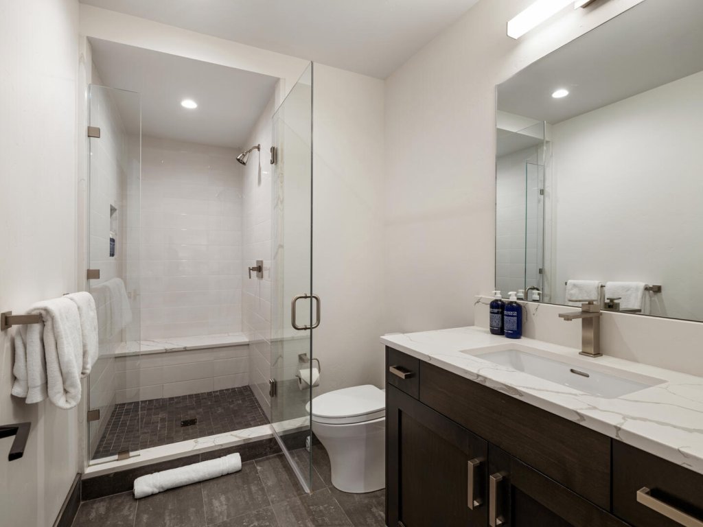 9 Wildwood Vacation Rental in Big Sky - RedAwning