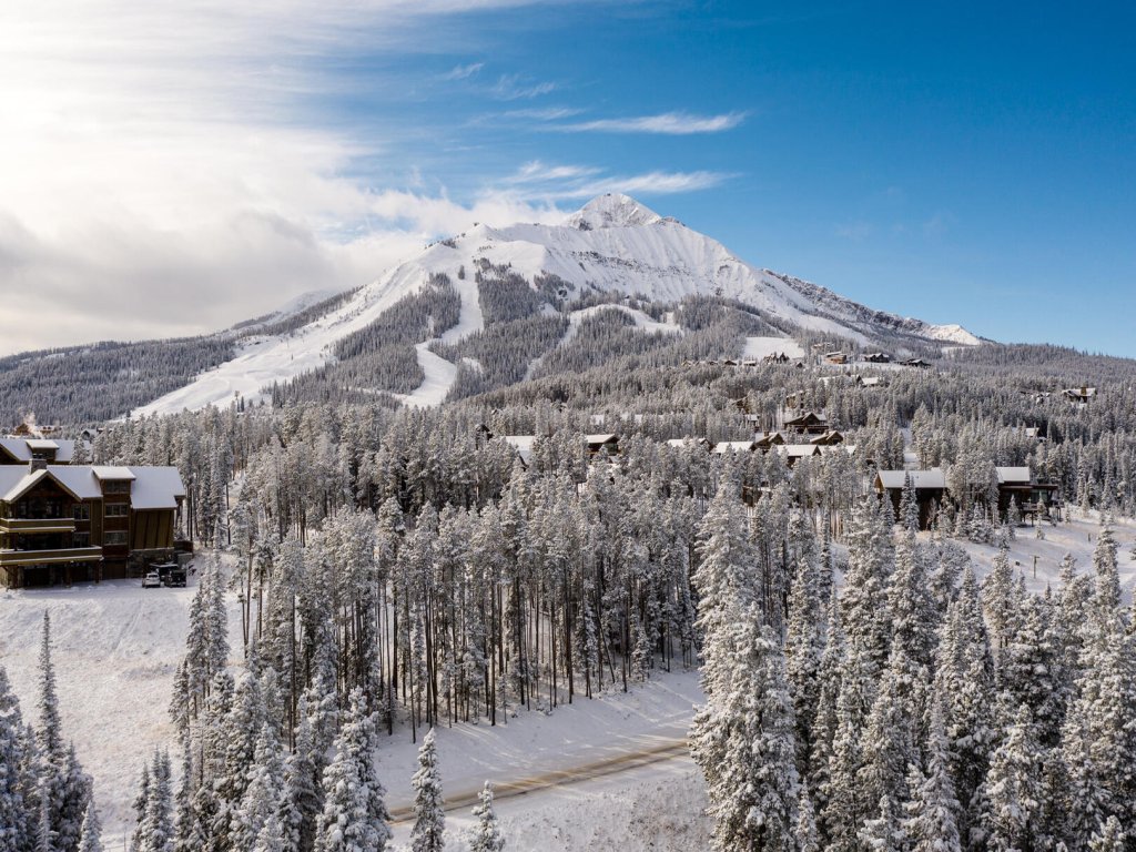 9 Wildwood Vacation Rental in Big Sky - RedAwning