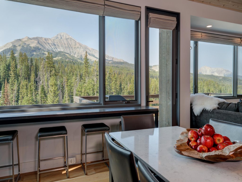 17 Lake Cabin Vacation Rental in Big Sky - RedAwning