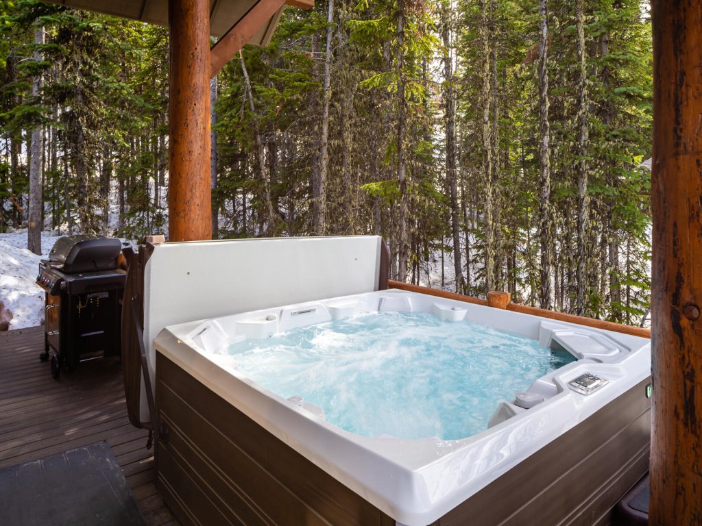 6 Mountain Home Road Vacation Rental in Big Sky - RedAwning