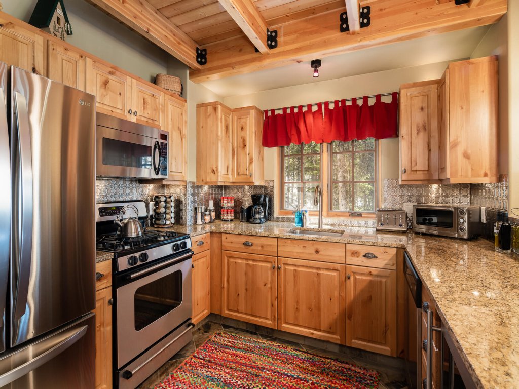 6 Mountain Home Road Vacation Rental in Big Sky - RedAwning