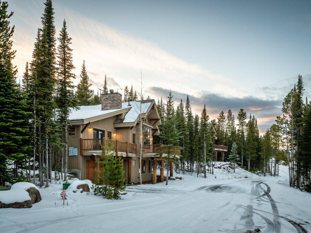 2 Mountain Home Vacation Rental in Big Sky - RedAwning