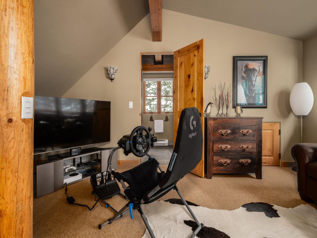 2 Mountain Home Vacation Rental in Big Sky - RedAwning