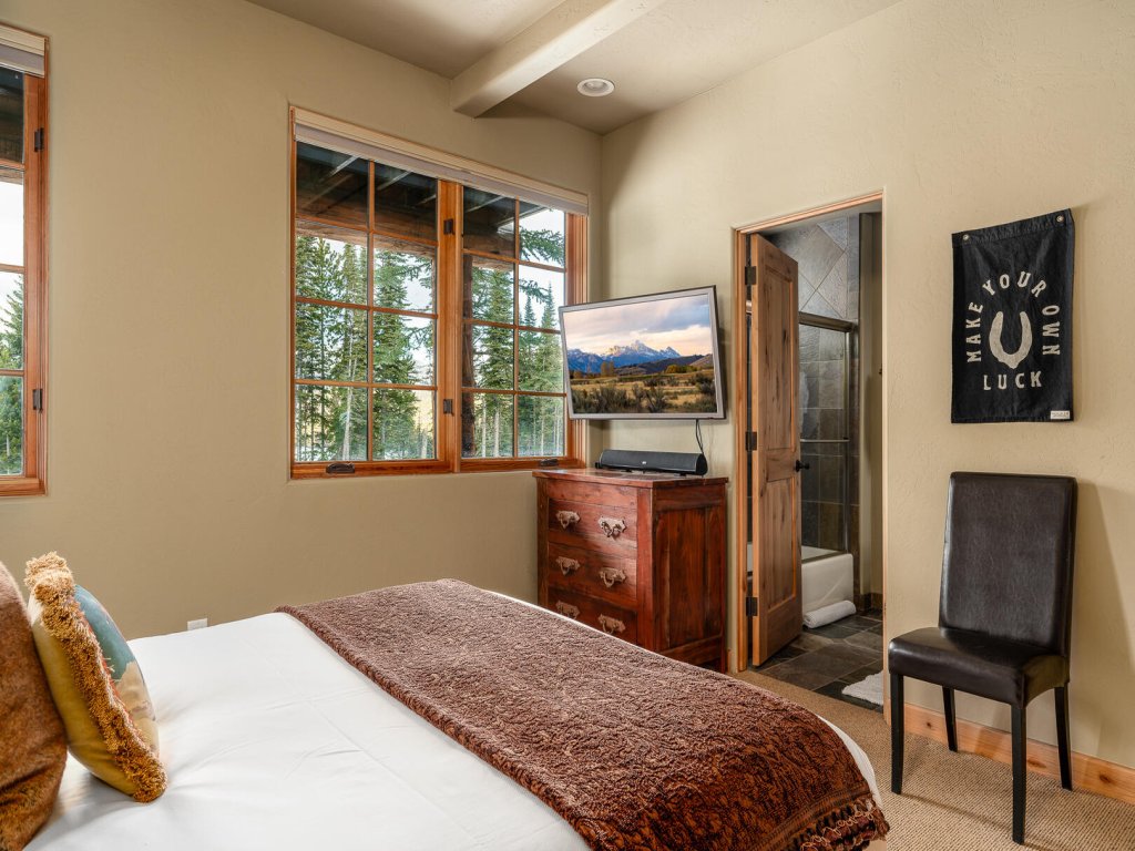 2 Mountain Home Vacation Rental in Big Sky - RedAwning