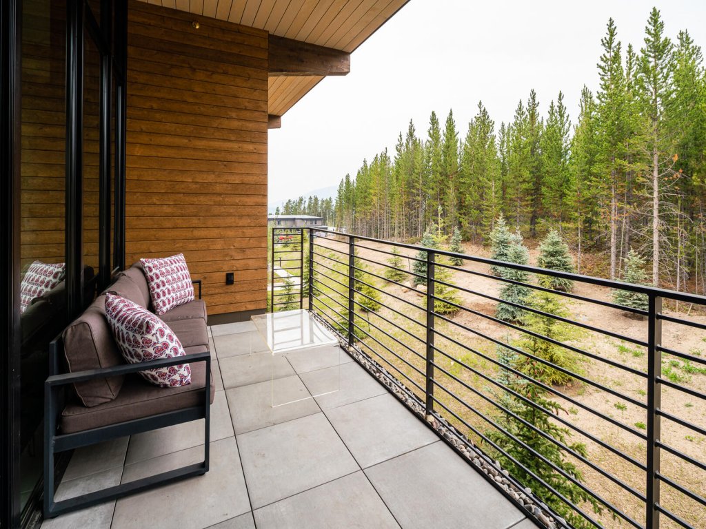 221 LakeLodge Vacation Rental in Big Sky - RedAwning