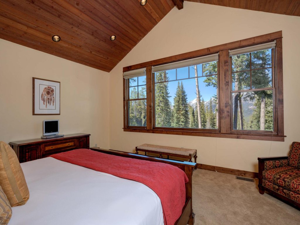 20 Peaks View Vacation Rental in Big Sky - RedAwning