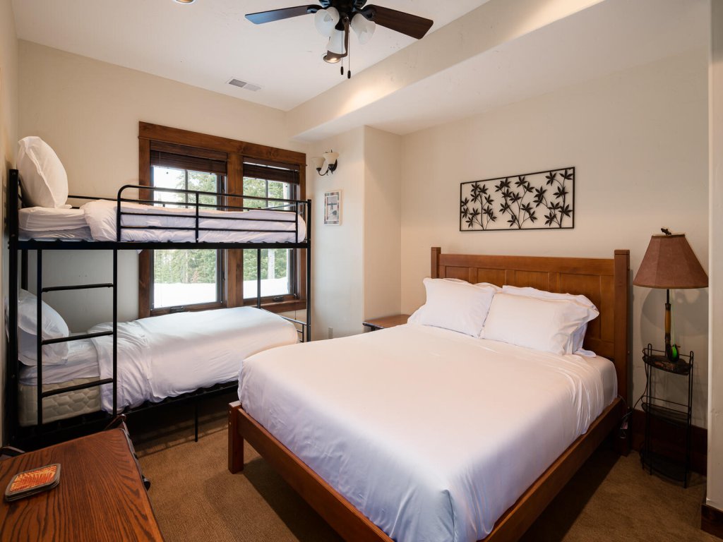 20 Peaks View Vacation Rental in Big Sky - RedAwning