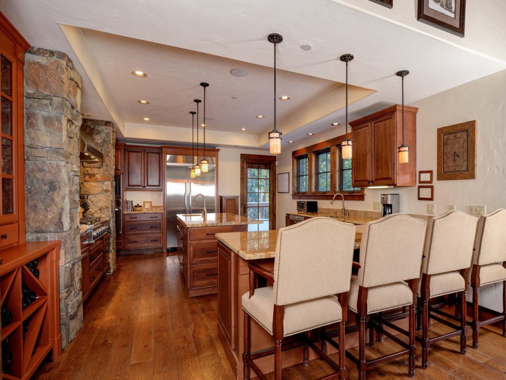 20 Peaks View Vacation Rental in Big Sky - RedAwning