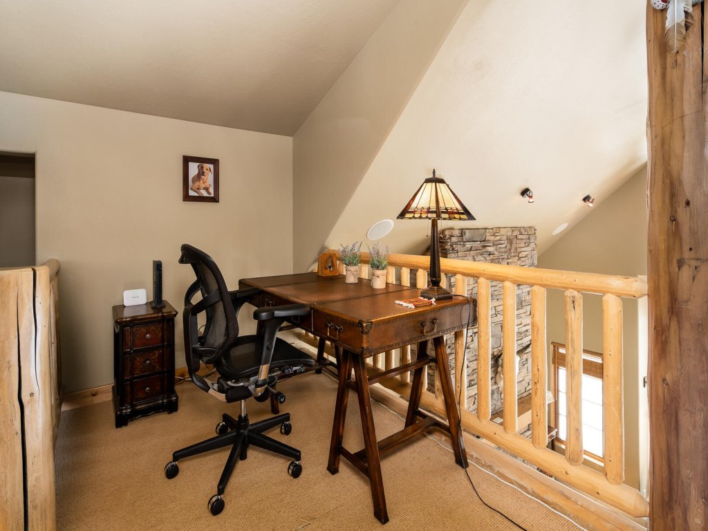 5 Hidden Trail Vacation Rental in Big Sky - RedAwning