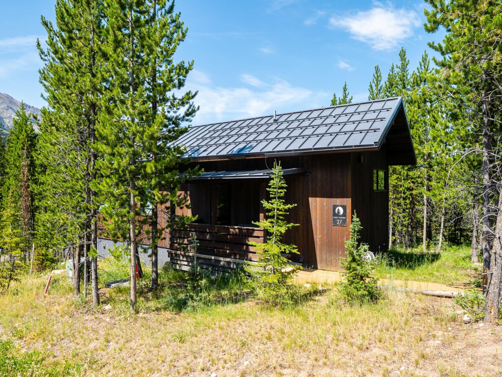 27 Lake Cabin Vacation Rental in Big Sky - RedAwning