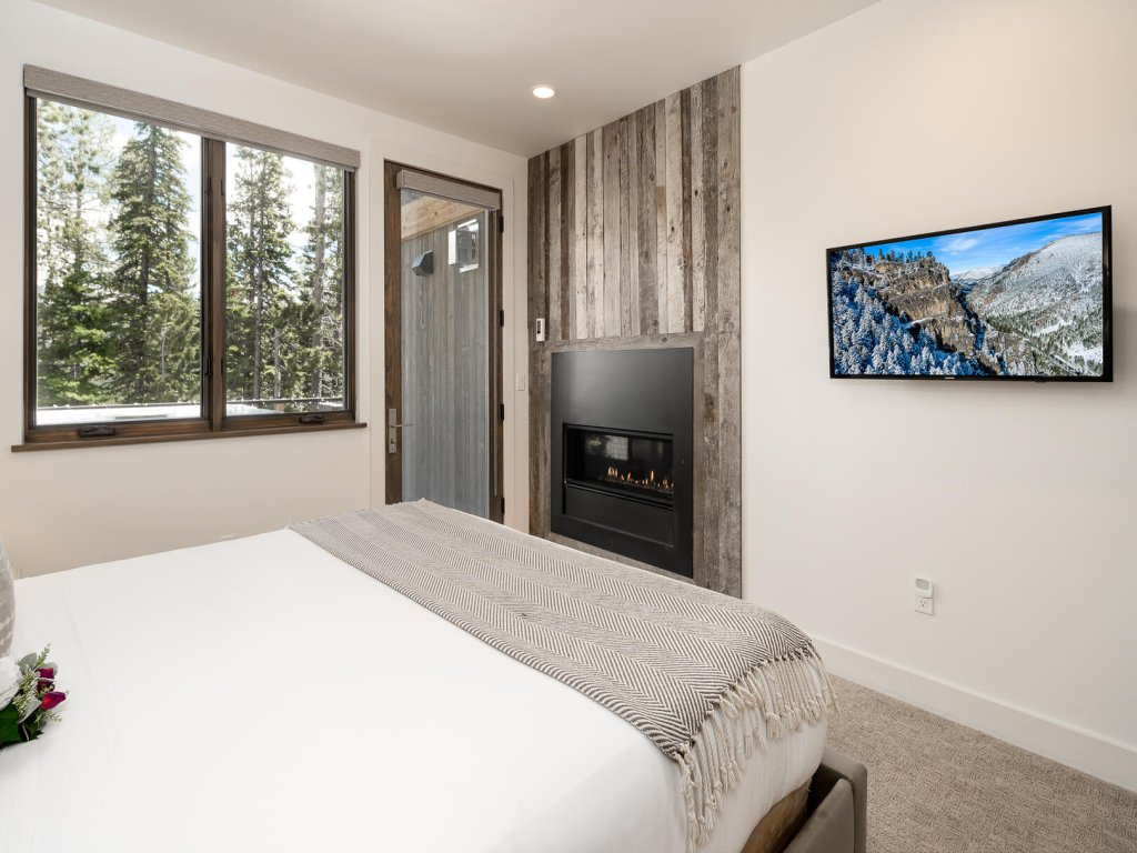 8 Alpine Bend Vacation Rental in Big Sky - RedAwning