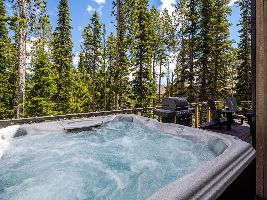 8 Alpine Bend Vacation Rental in Big Sky - RedAwning