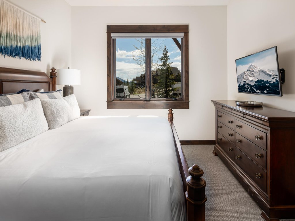 4B Lodgeside Vacation Rental in Big Sky - RedAwning