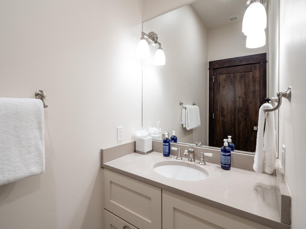 4B Lodgeside Vacation Rental in Big Sky - RedAwning