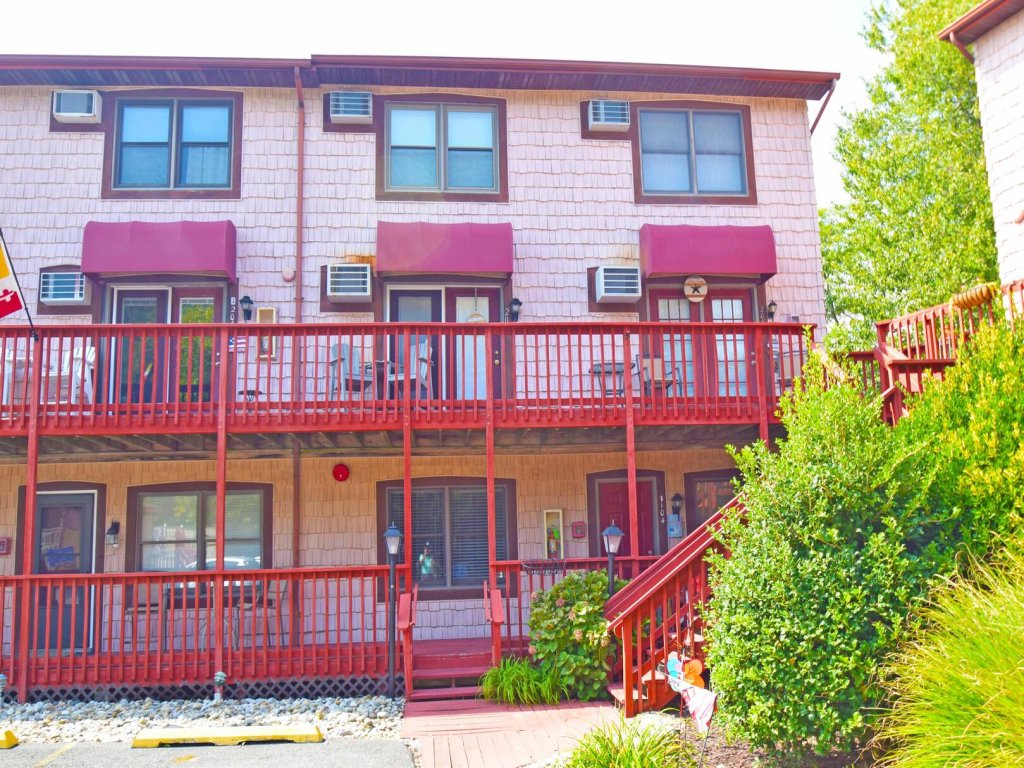 Nanticoke Square 207B Vacation Rental in Ocean City - RedAwning