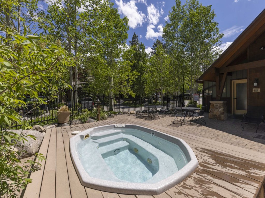 1849 The Seasons Vacation Rental in Keystone - RedAwning