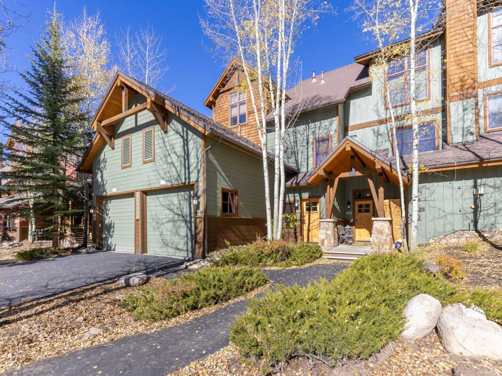 1849 The Seasons Vacation Rental in Keystone - RedAwning
