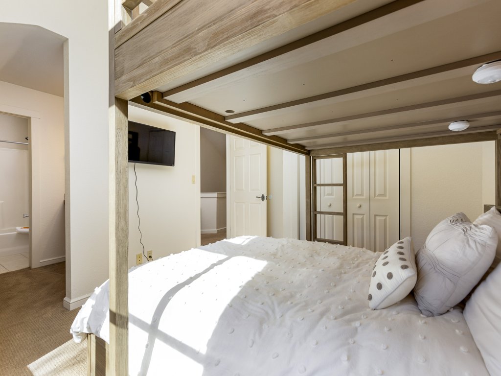 1849 The Seasons Vacation Rental in Keystone - RedAwning