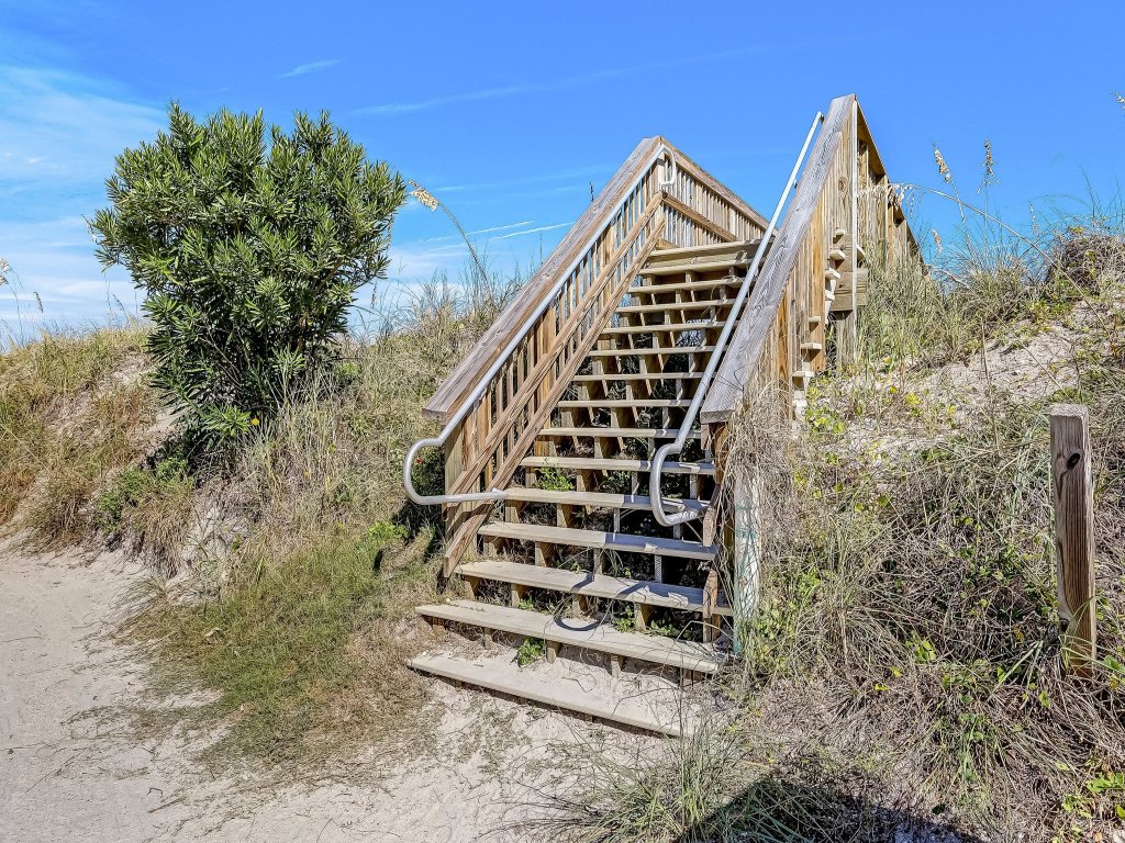 2505B W. 5th St Vacation Rental in Fernandina Beach - RedAwning