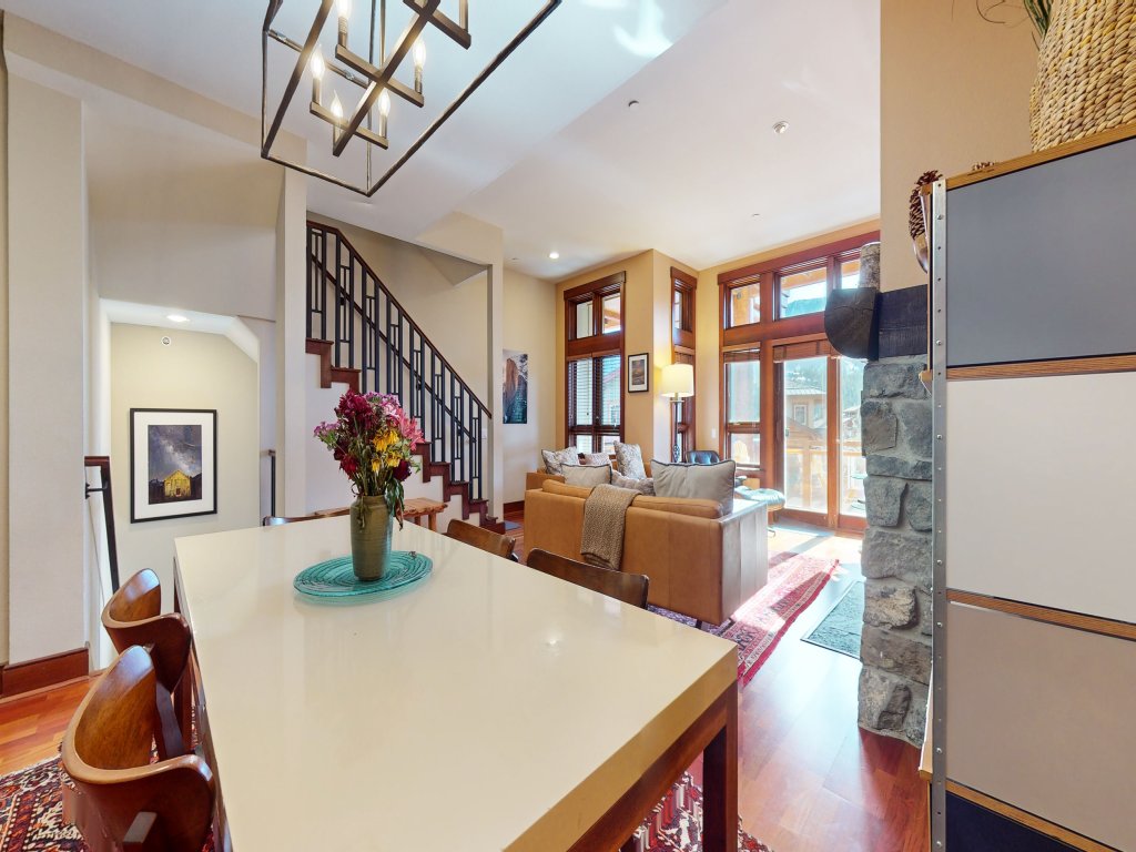 Juniper Crest #2 Vacation Rental in Mammoth Lakes - RedAwning