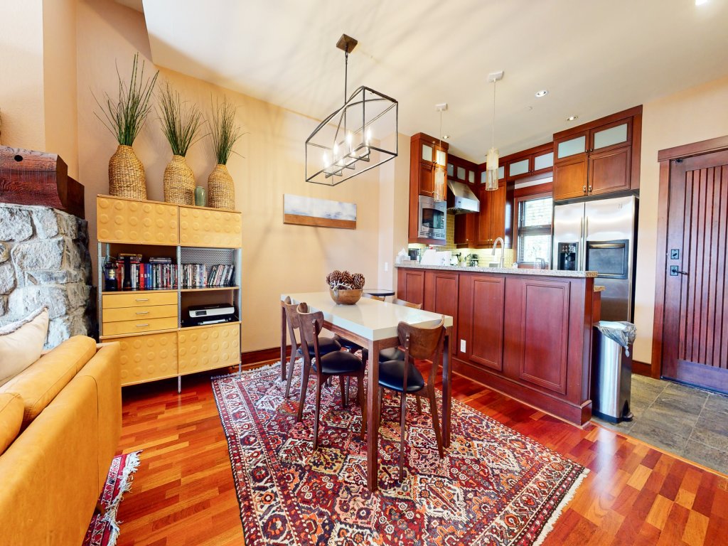 Juniper Crest #2 Vacation Rental in Mammoth Lakes - RedAwning