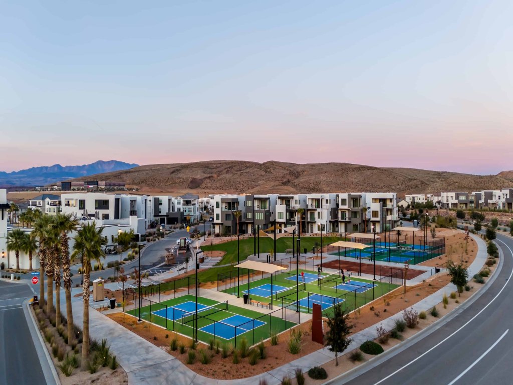 Desert Gem Vacation Rental in St. George - RedAwning