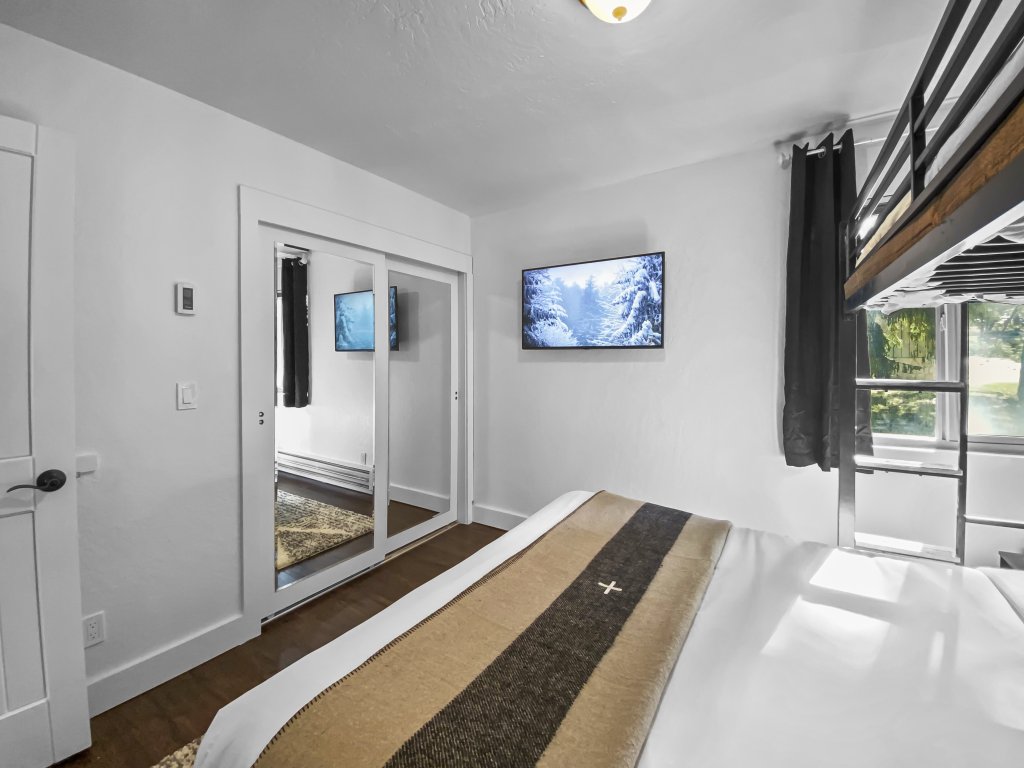 37C Hidden Creek Ski Retreat Hot Tub Fireplace and Views Vacation Rental in Park City - RedAwning