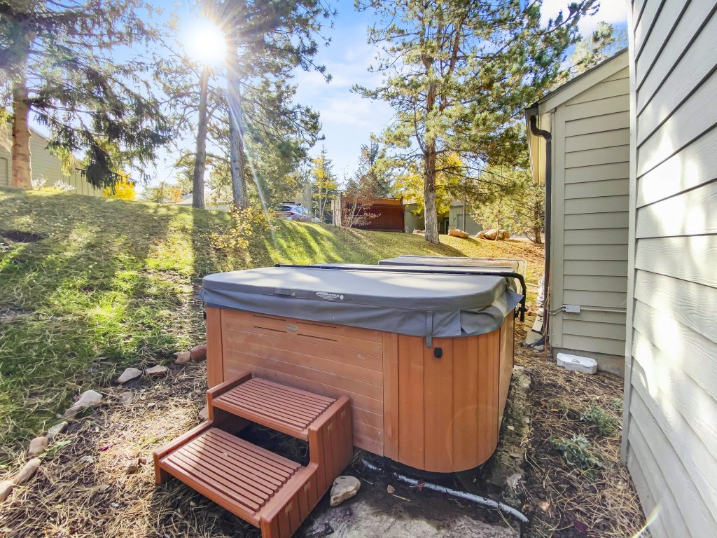 37C Hidden Creek Ski Retreat Hot Tub Fireplace and Views Vacation Rental in Park City - RedAwning