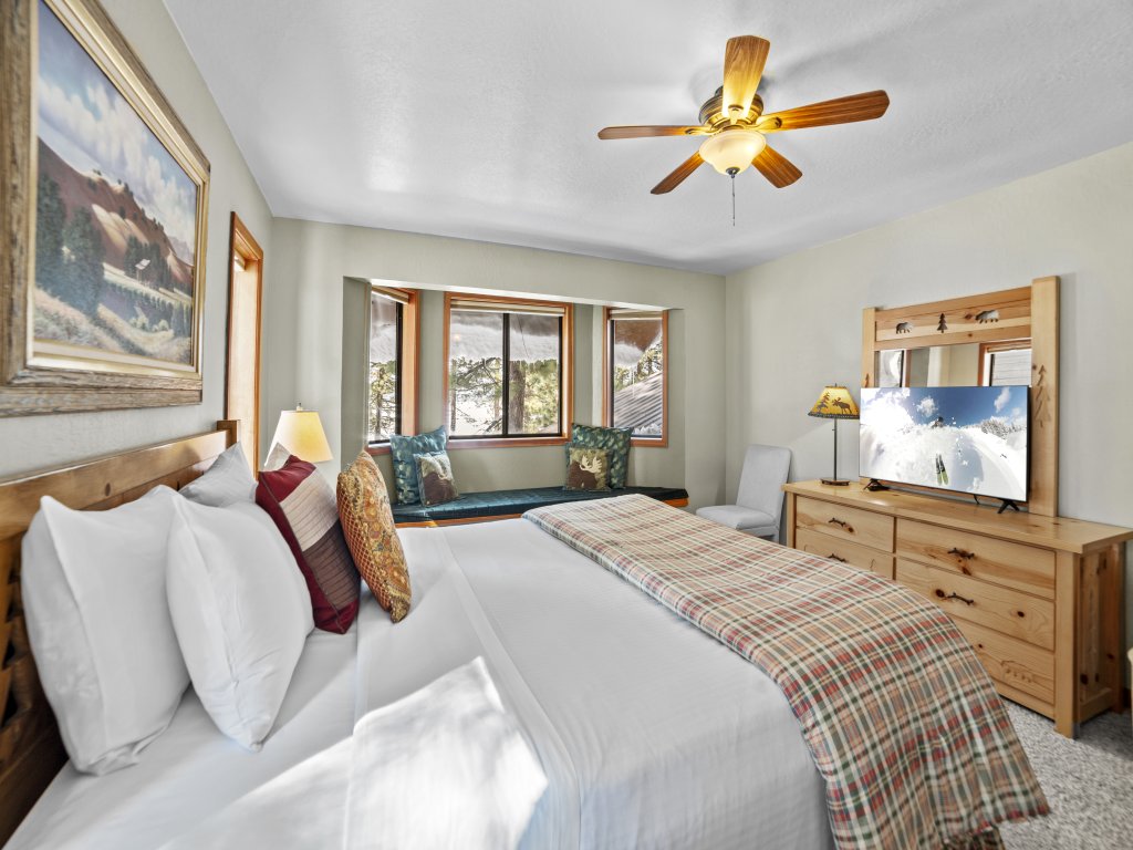 4 Bedroom Home at 392 Skidder Trail Vacation Rental in Truckee - RedAwning