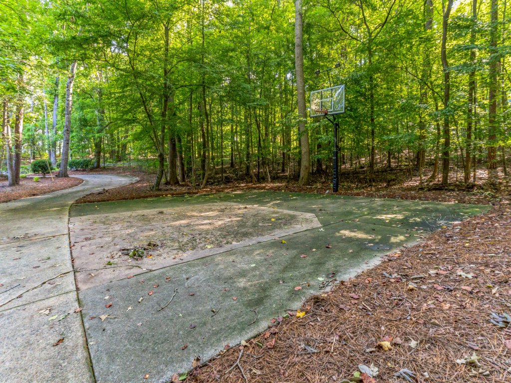 Luxurious Private Lakefront Paradise Vacation Rental in North Carolina - RedAwning