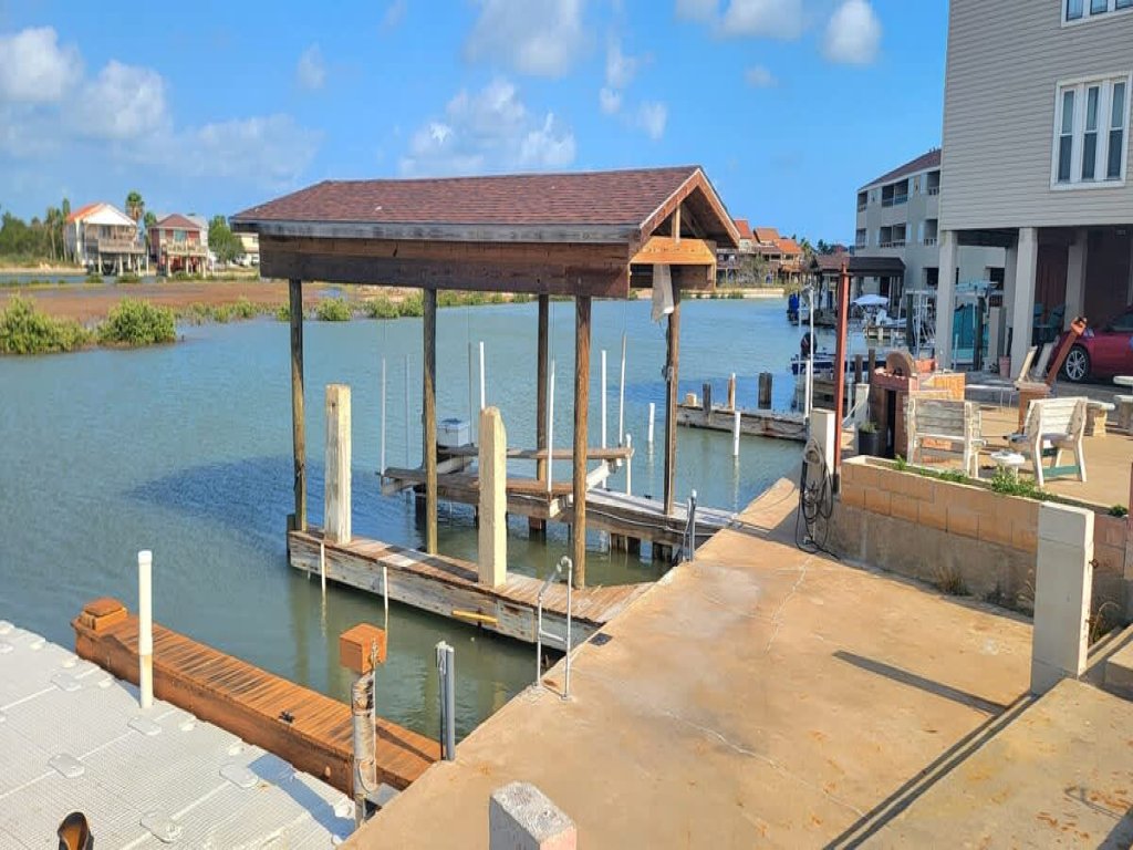 * Boat Slip * Waterfront Pool * Bay Sunset Views Vacation Rental in Port Isabel - RedAwning