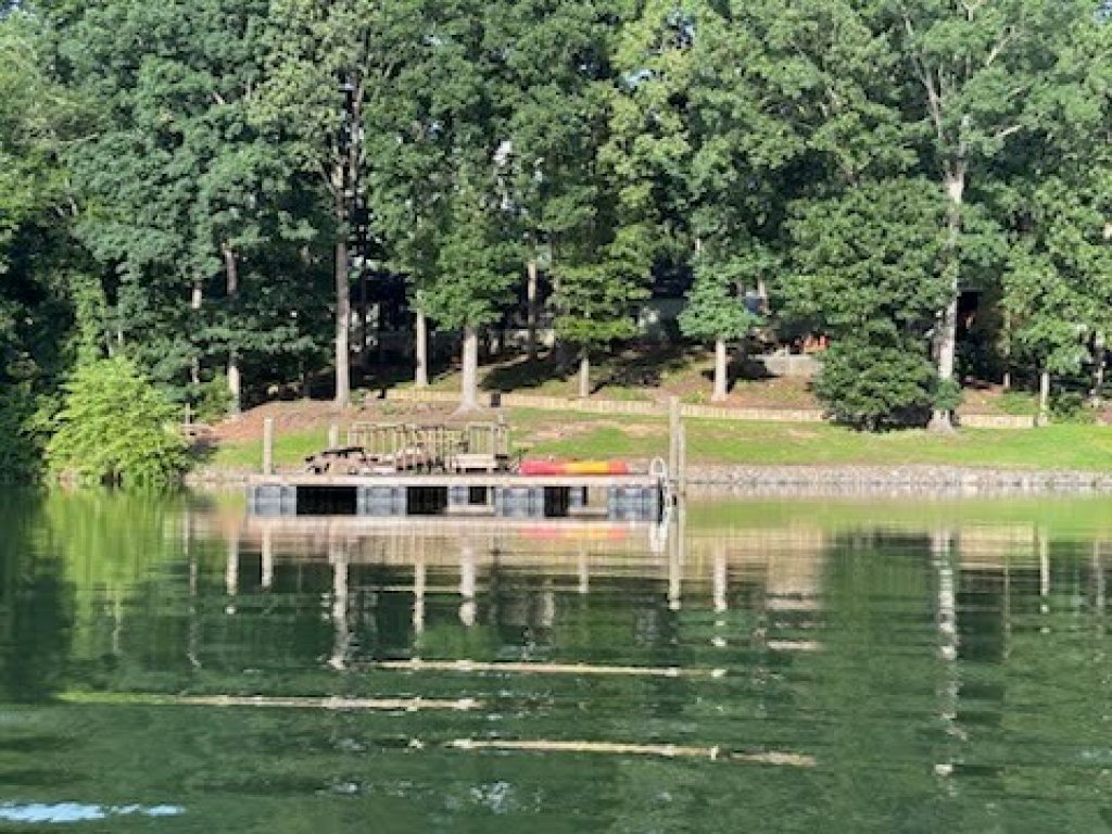 Spacious Hidden Paradise at Lake Norman Vacation Rental in North Carolina - RedAwning