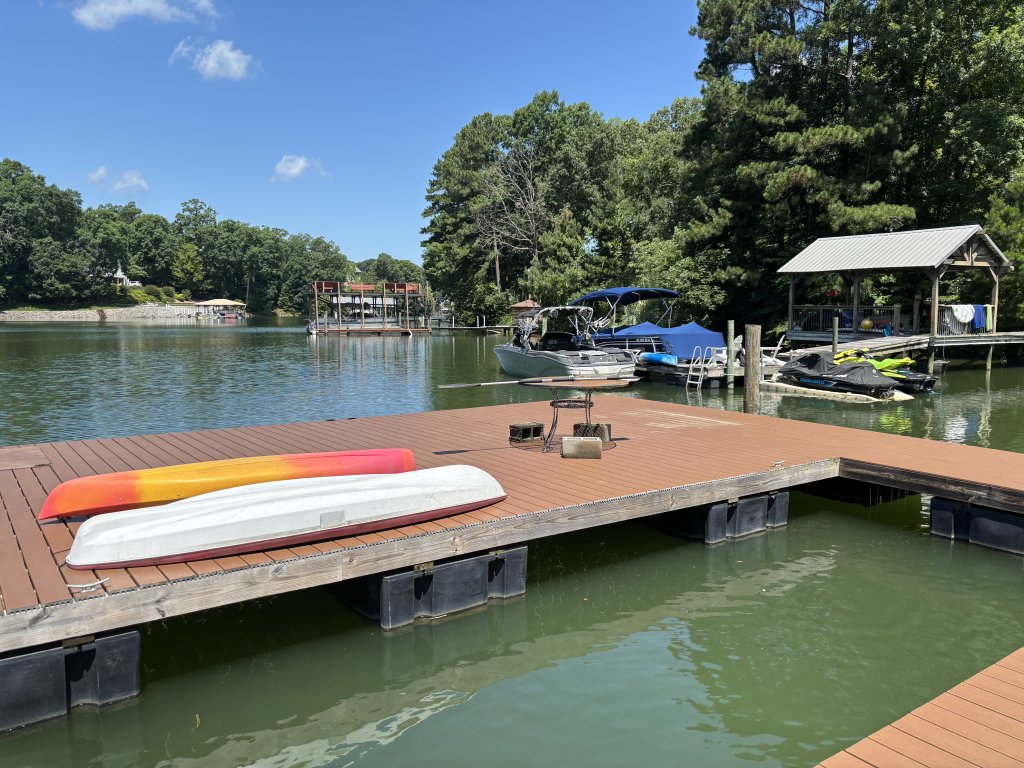 Spacious Hidden Paradise at Lake Norman Vacation Rental in North Carolina - RedAwning