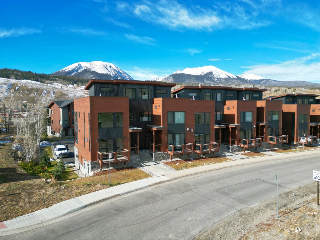 541 Center Circle 3Br 3.5Ba Vacation Rental in Silverthorne - RedAwning