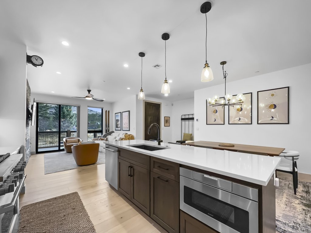 541 Center Circle 3Br 3.5Ba Vacation Rental in Silverthorne - RedAwning
