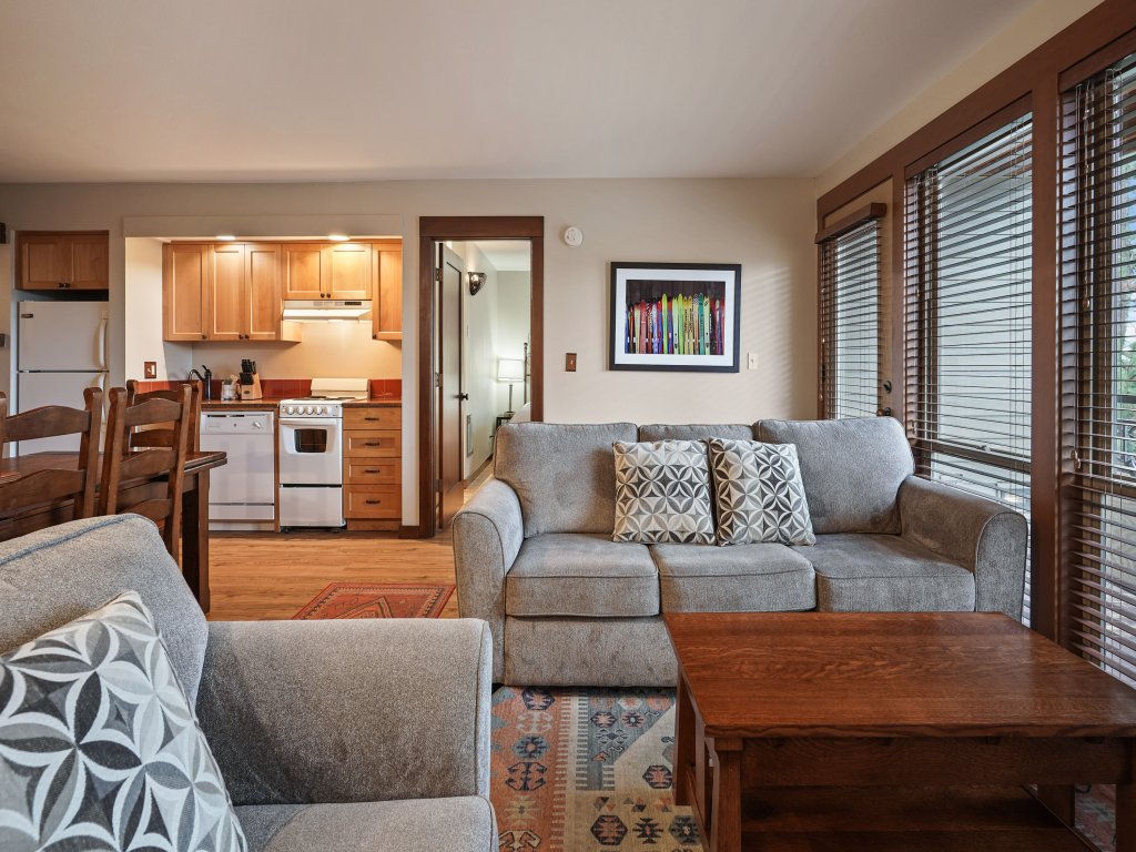 Seventh Mountain 1123 Vacation Rental in Bend - RedAwning