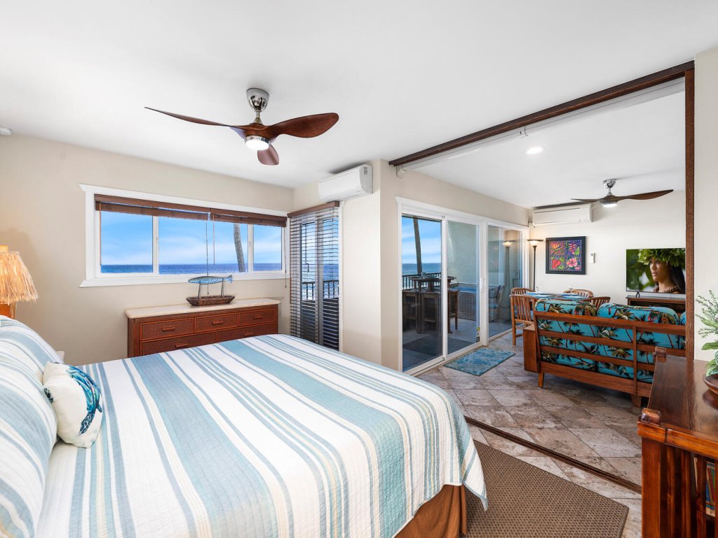 Banyan Tree 301B Vacation Rental in Kailua Kona - RedAwning