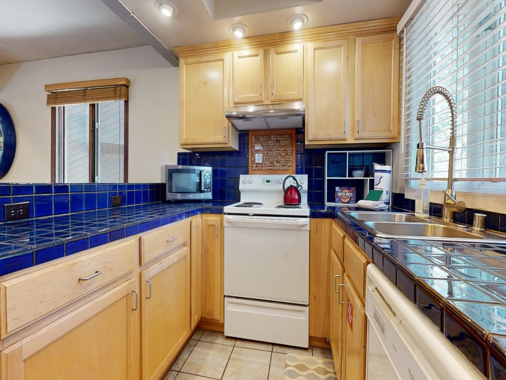 Wildflower #51 Vacation Rental in Mammoth Lakes - RedAwning