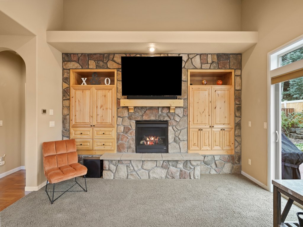 Sunny Days 30 Day Minimum Vacation Rental in Bend - RedAwning