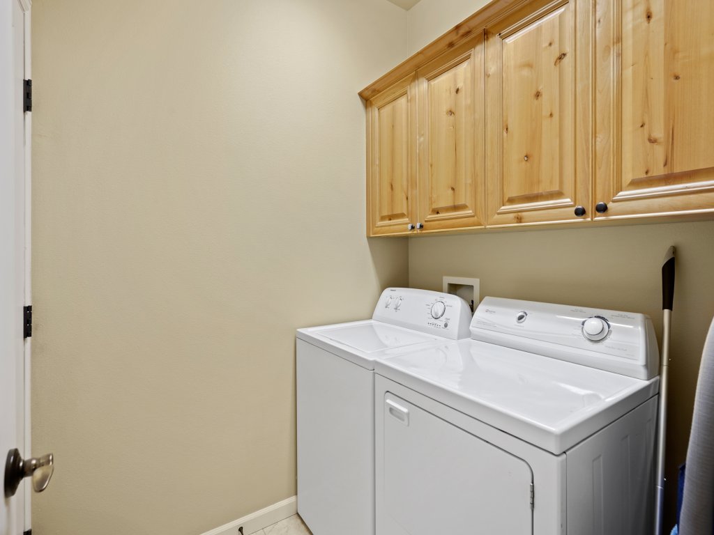 Sunny Days 30 Day Minimum Vacation Rental in Bend - RedAwning