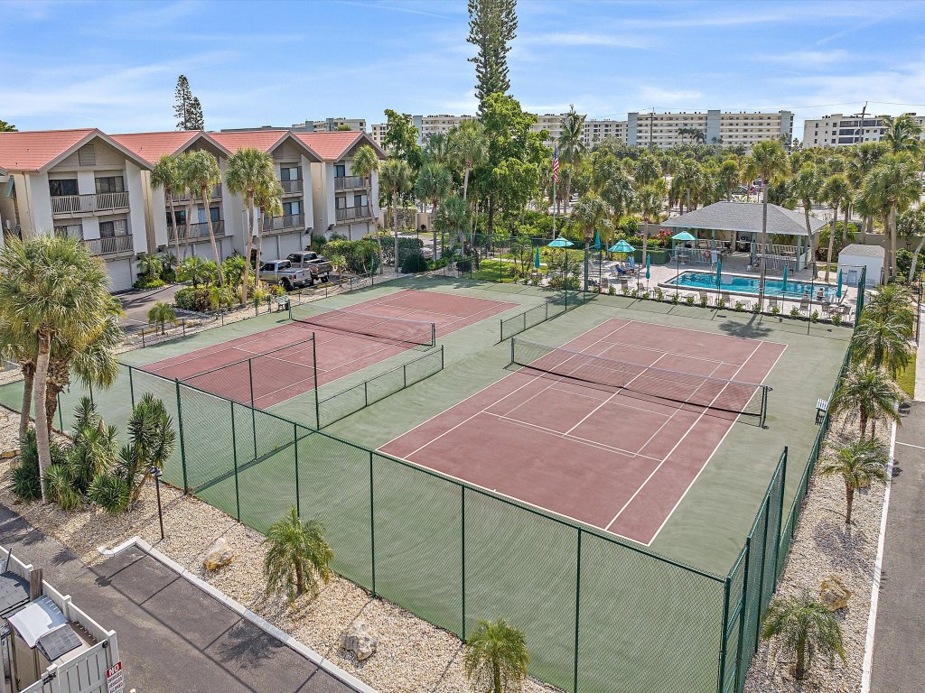 Hawk's Sea Nest Vacation Rental in Siesta Key - RedAwning