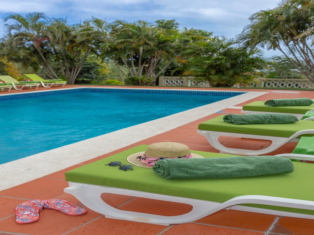 Villa Decaj (Full House Rate) Vacation Rental - RedAwning
