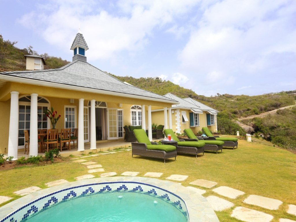 Equinox (1 - 2 bedroom rate) Vacation Rental - RedAwning