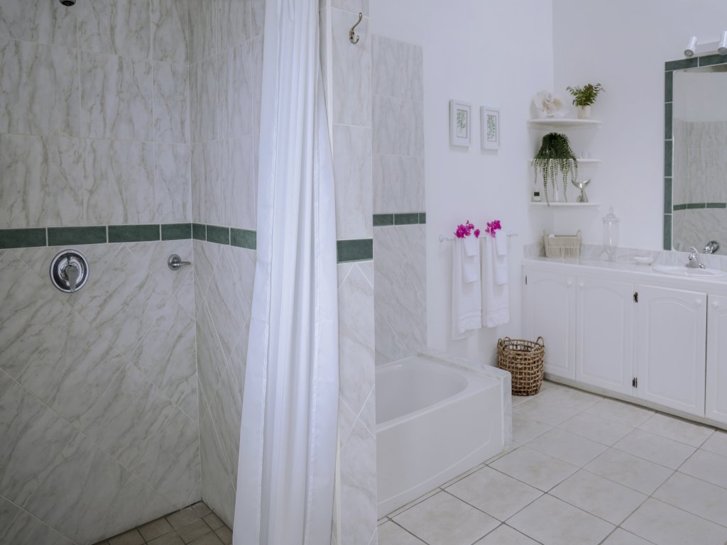 Zephyr Hill (1 - 2 bedroom Rate) Vacation Rental - RedAwning