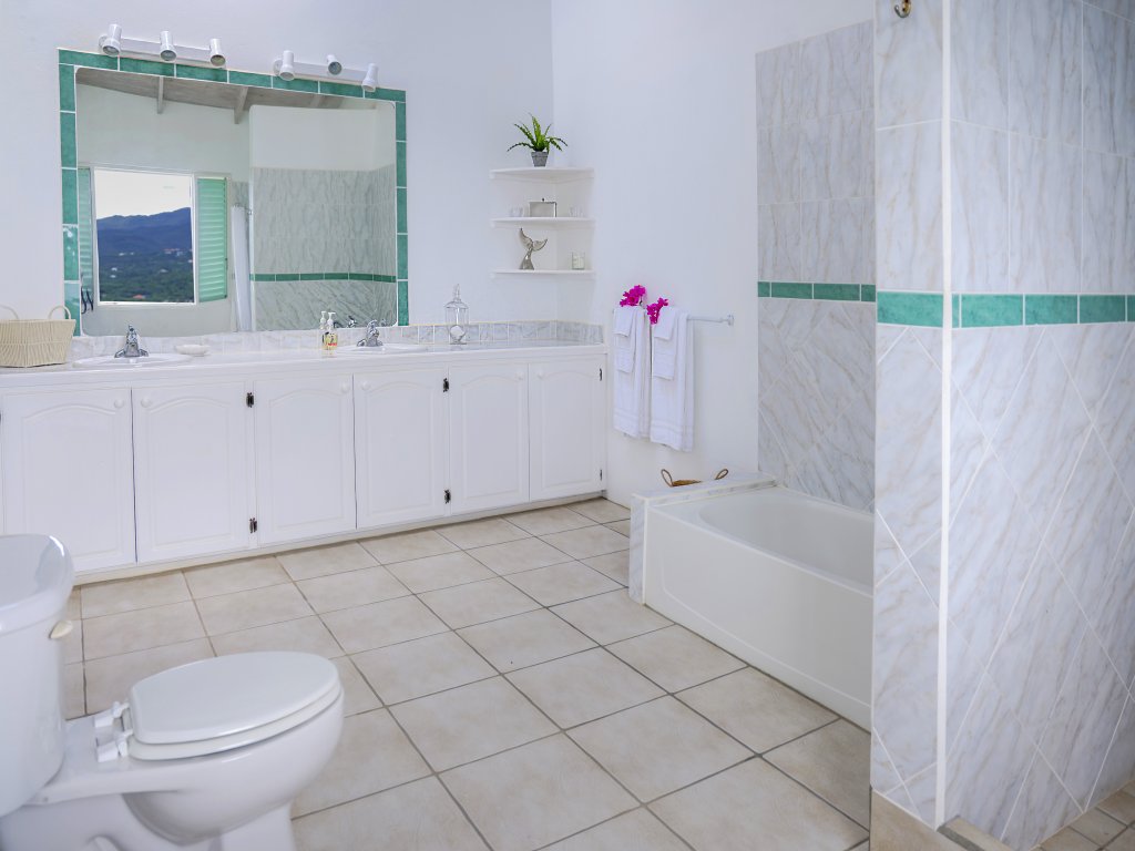 Zephyr Hill (1 - 2 bedroom Rate) Vacation Rental - RedAwning