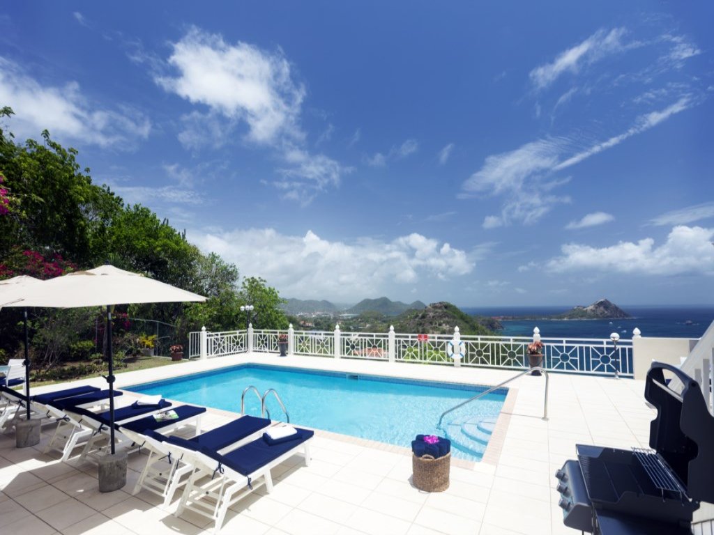 Brise De Mer (1 - 2 bedroom rate) Vacation Rental - RedAwning