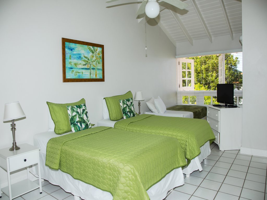 The Anchorage #5 (1 bedroom rate) Vacation Rental - RedAwning