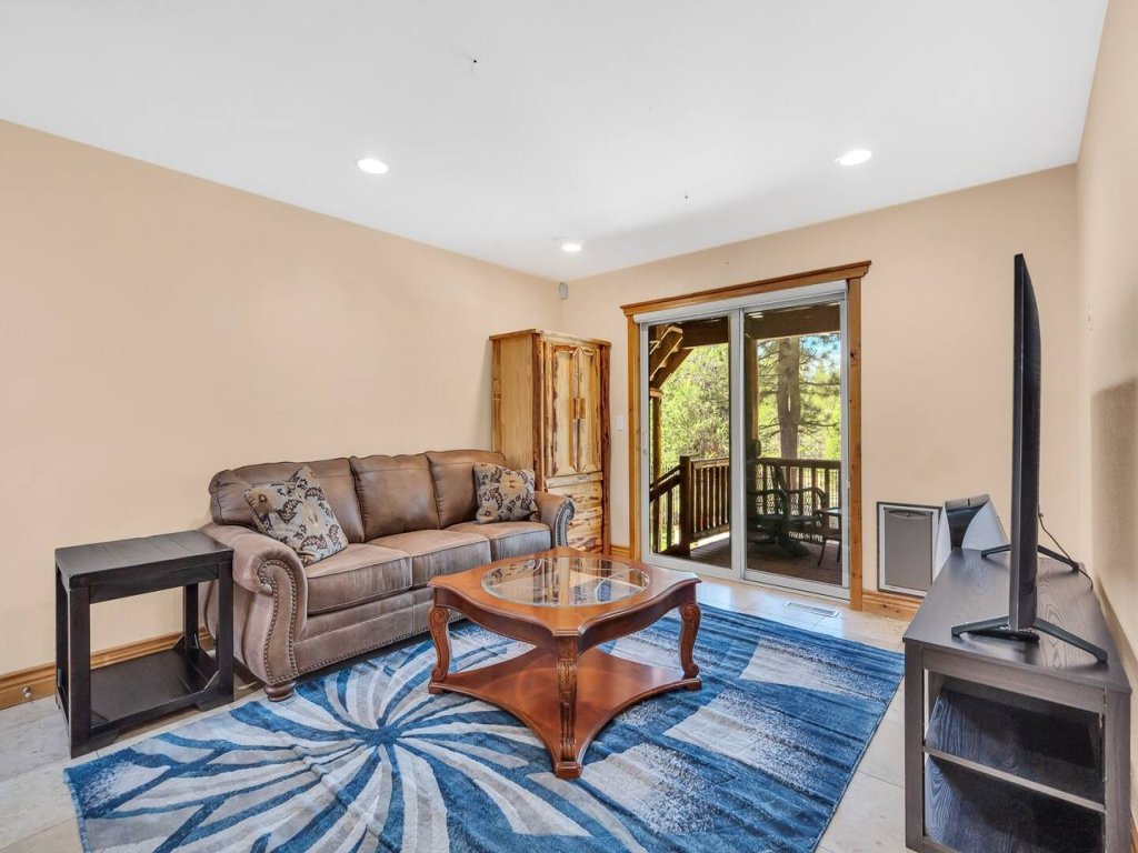 1603 Bel Aire Circle Vacation Rental in California - RedAwning