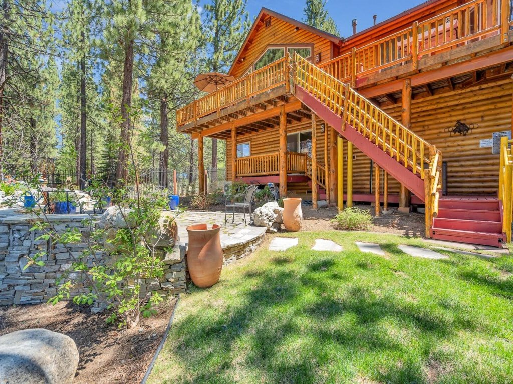 1603 Bel Aire Circle Vacation Rental in California - RedAwning