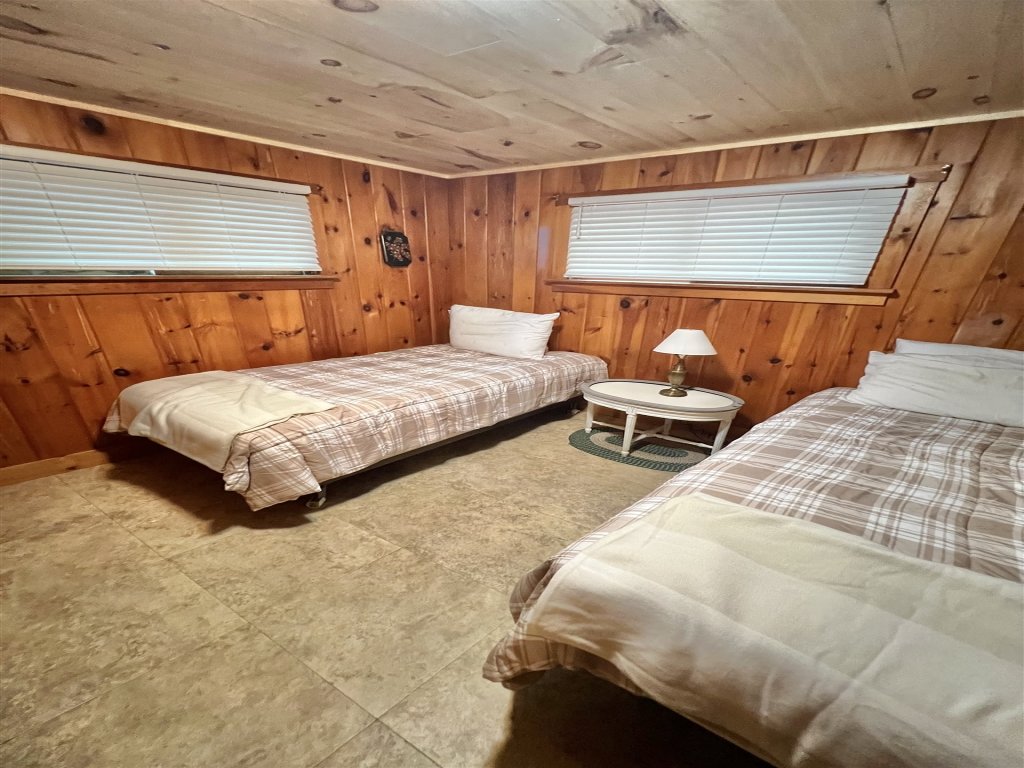 PLACYD PINES  LIMIT 8 Vacation Rental in Maine - RedAwning